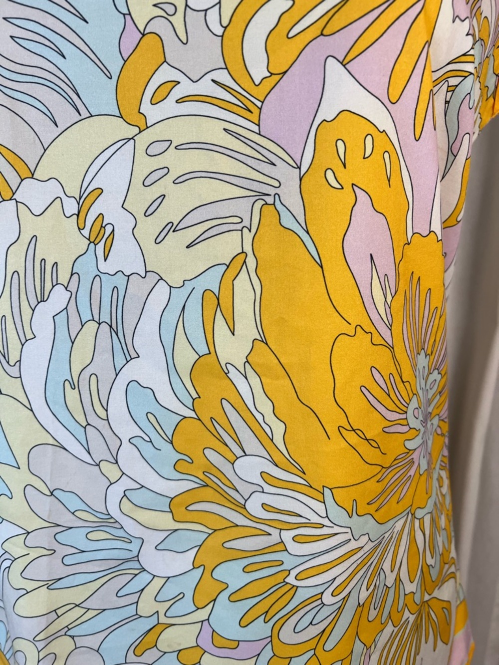 Sleeveless Silk Retro Floral Print Camisole in Yellow and Pastels - Picture 4 of 6